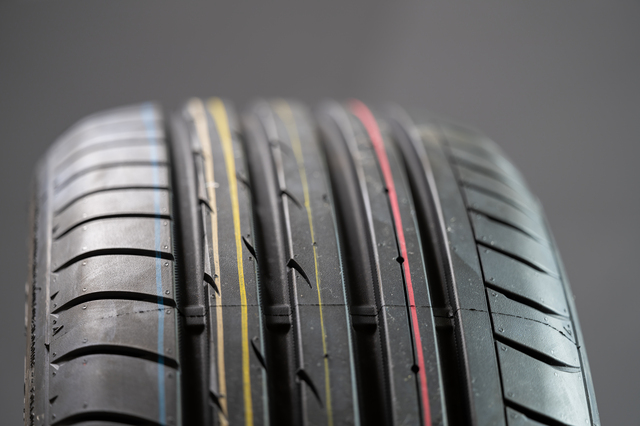 ノーマルタイヤと夏タイヤには違いがある タイヤの種類を徹底解説 激安タイヤ交換 タイヤ流通センター